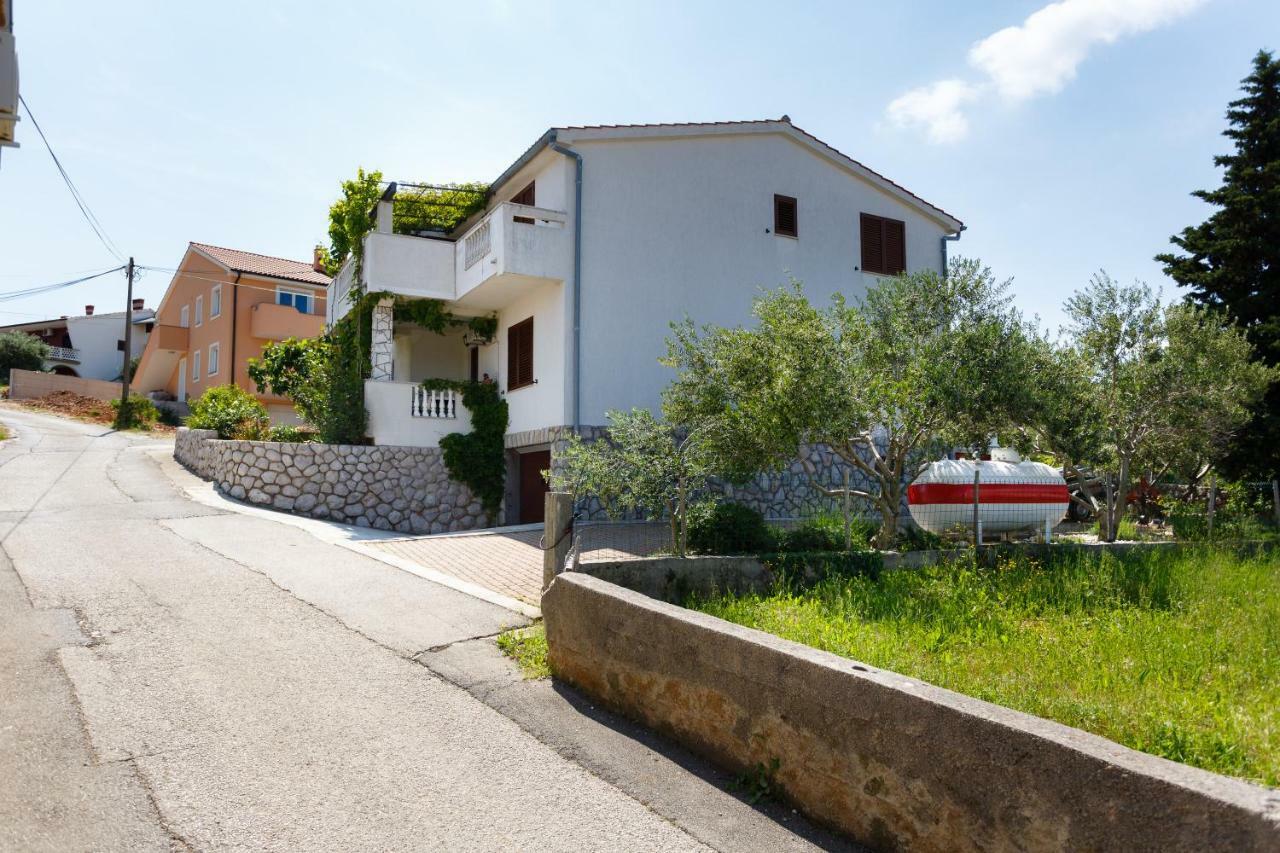 Apartments Jagoda Vrbnik Exterior photo